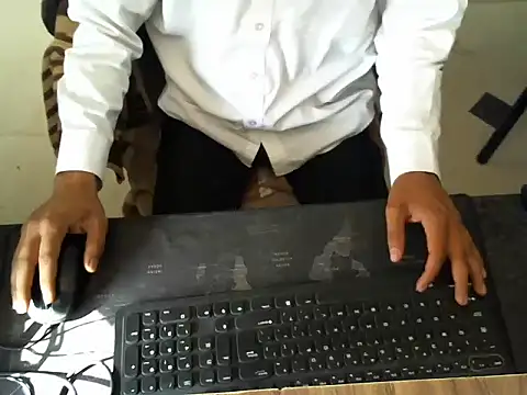 Snapshot of TwinklyBasket897 chatting on 02/03/26, 10:31 TwinklyBasket897 online show from 02/03/26, 10:31