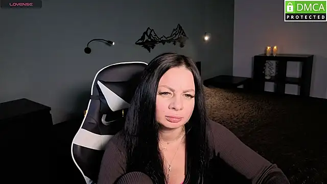 BettyMoon1 online show from 11/30/25, 10:19