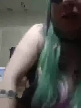 Snapshot of spunfoxxx chatting on 03/03/26, 06:03 spunfoxxx online show from 03/03/26, 06:03