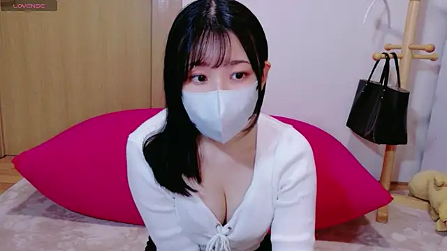 Snapshot of shiorin_3 chatting on 04/15/26, 10:33 shiorin 3 online show from 04/15/26, 10:33