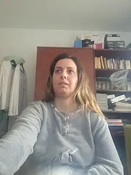 Sareyxon online show from 12/18/25, 10:21