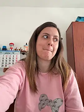 Snapshot of Sareyxon chatting on 04/05/26, 01:08 Sareyxon online show from 04/05/26, 01:08