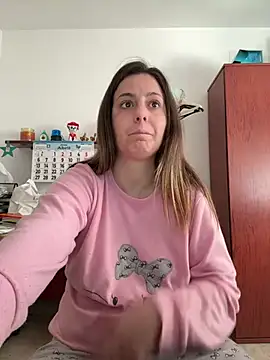 Snapshot of Sareyxon chatting on 04/06/26, 07:31 Sareyxon online show from 04/06/26, 07:31