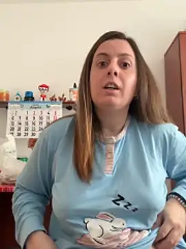 Snapshot of Sareyxon chatting on 04/19/26, 01:54 Sareyxon online show from 04/19/26, 01:54