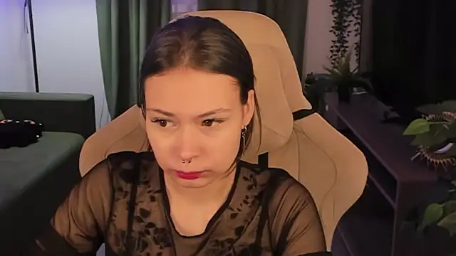 Snapshot of ReikoAckerman chatting on 12/15/25, 05:44 ReikoAckerman online show from 12/15/25, 05:44