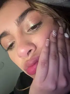 Julieta-8 online show from 12/21/25, 12:18