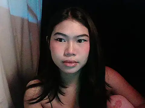 Snapshot of Allysonxx05 chatting on 02/10/26, 12:37 Allysonxx05 online show from 02/10/26, 12:37