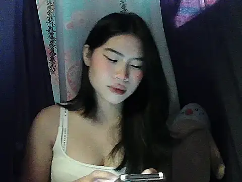 Snapshot of Allysonxx05 chatting on 02/13/26, 01:23 Allysonxx05 online show from 02/13/26, 01:23