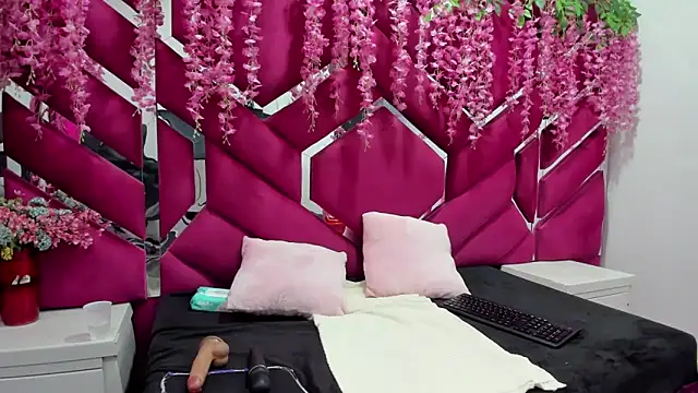 Snapshot of Alexa_Sanz chatting on 04/20/26, 08:32 Alexa Sanz online show from 04/20/26, 08:32