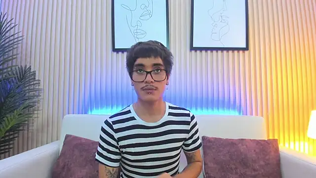 Snapshot of Antonio_rowan chatting on 12/01/25, 01:16 Antonio rowan online show from 12/01/25, 01:16