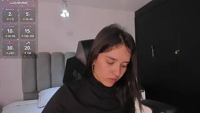 Snapshot of Cherrybombs_ chatting on 06/01/26, 01:07 Cherrybombs online show from 06/01/26, 01:07