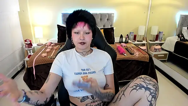 Saskia Vellour online show from 11/29/25, 08:45