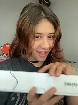 Snapshot of dakota021 chatting on 04/21/26, 05:50 dakota021 online show from 04/21/26, 05:50