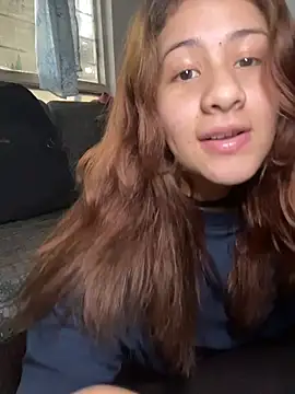 Snapshot of dakota021 chatting on 04/23/26, 10:01 dakota021 online show from 04/23/26, 10:01