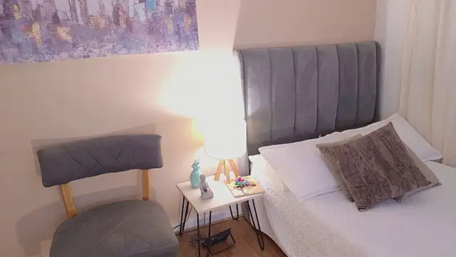 Snapshot of Megaan___ chatting on 04/08/26, 12:05 Megaan online show from 04/08/26, 12:05