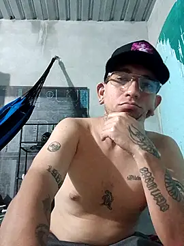 Snapshot of macarywillm chatting on 03/16/26, 04:18 macarywillm online show from 03/16/26, 04:18