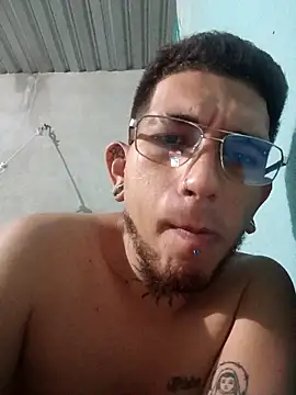 Snapshot of macarywillm chatting on 04/07/26, 06:36 macarywillm online show from 04/07/26, 06:36