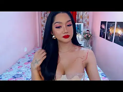 Snapshot of UrScreenGoddess chatting on 05/03/26, 12:49 UrScreenGoddess online show from 05/03/26, 12:49