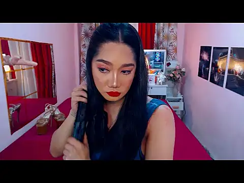 Snapshot of UrScreenGoddess chatting on 06/09/26, 01:39 UrScreenGoddess online show from 06/09/26, 01:39
