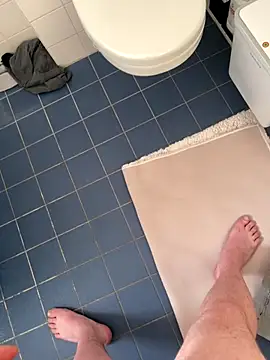 Snapshot of DutchMiracle26 chatting on 12/18/25, 01:39 DutchMiracle26 online show from 12/18/25, 01:39