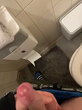 Snapshot of DutchMiracle26 chatting on 01/06/26, 01:31 DutchMiracle26 online show from 01/06/26, 01:31