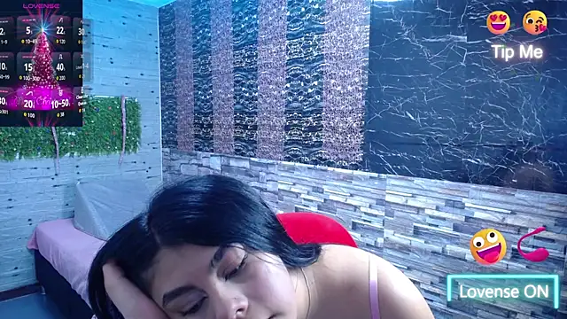 emma petit07 online show from 12/13/25, 07:53