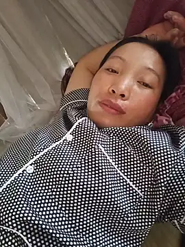Snapshot of Evelyn-n chatting on 07/17/26, 05:25 Evelyn-n online show from 07/17/26, 05:25