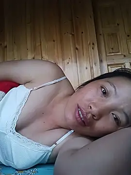 Snapshot of Evelyn-n chatting on 07/28/26, 11:04 Evelyn-n online show from 07/28/26, 11:04