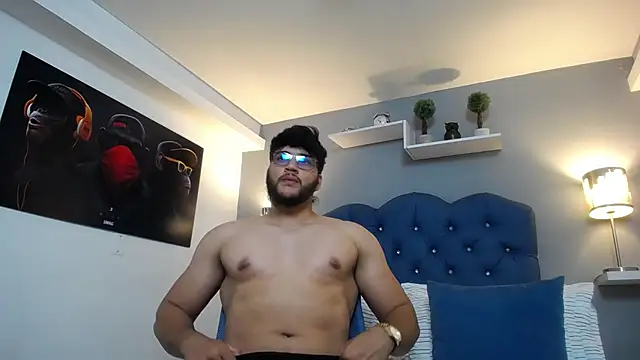 Snapshot of mike_foxxx_ chatting on 11/30/25, 03:32 mike foxxx online show from 11/30/25, 03:32