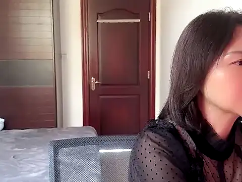 Snapshot of A-ZJunn chatting on 12/01/25, 06:40 A-ZJunn online show from 12/01/25, 06:40