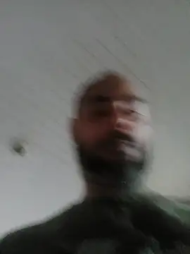 Snapshot of avatazo chatting on 12/14/25, 10:42 avatazo online show from 12/14/25, 10:42