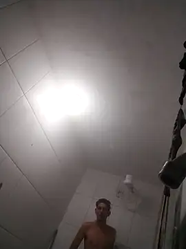 Snapshot of Lucasmk777 chatting on 12/20/25, 10:33 Lucasmk777 online show from 12/20/25, 10:33