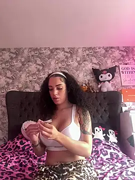 Snapshot of Babygirlmarie1999 chatting on 06/17/26, 10:17 Babygirlmarie1999 online show from 06/17/26, 10:17