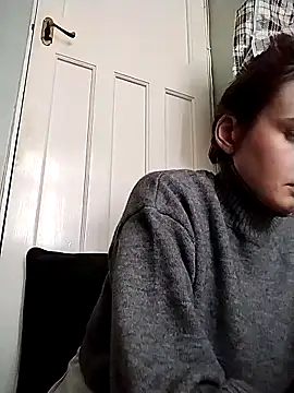 Snapshot of Amy01112 chatting on 03/18/26, 04:43 Amy01112 online show from 03/18/26, 04:43