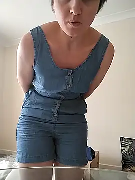 Snapshot of Amy01112 chatting on 04/10/26, 02:22 Amy01112 online show from 04/10/26, 02:22