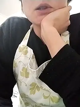 Snapshot of Amy01112 chatting on 04/13/26, 02:06 Amy01112 online show from 04/13/26, 02:06