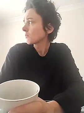 Snapshot of Amy01112 chatting on 04/15/26, 11:17 Amy01112 online show from 04/15/26, 11:17