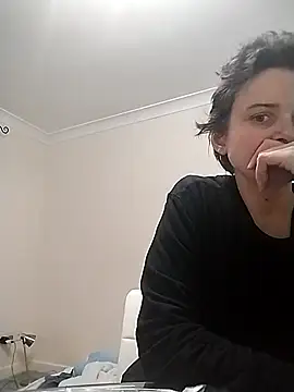 Snapshot of Amy01112 chatting on 04/15/26, 08:20 Amy01112 online show from 04/15/26, 08:20