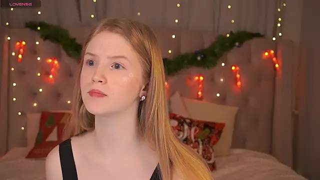 LilianHoward online show from 12/21/25, 12:12