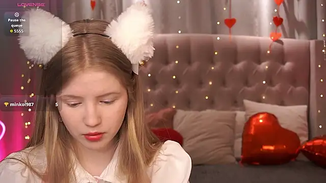 LilianHoward online show from 02/15/26, 12:25