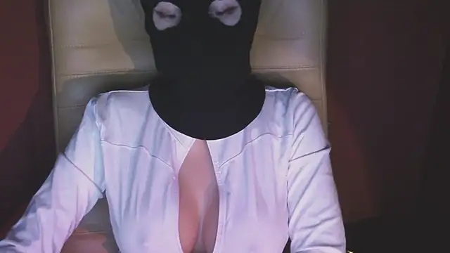 Snapshot of whatawoman chatting on 12/01/25, 07:41 whatawoman online show from 12/01/25, 07:41