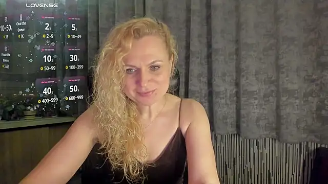 Snapshot of LanaLight_x chatting on 03/23/26, 07:18 LanaLight x online show from 03/23/26, 07:18