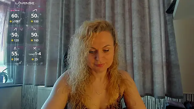 Snapshot of LanaLight_x chatting on 05/06/26, 11:59 LanaLight x online show from 05/06/26, 11:59