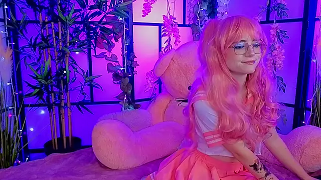 ReynaRey online show from 12/02/25, 08:15