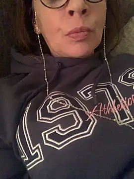 CherryCe online show from 12/21/25, 03:41