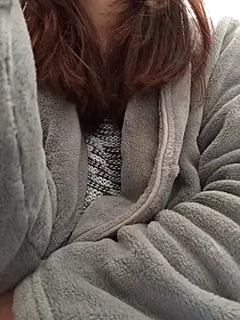 gatitachula93 online show from 04/14/26, 11:49