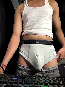 Snapshot of fitboy_xxx chatting on 01/08/26, 12:13 fitboy xxx online show from 01/08/26, 12:13