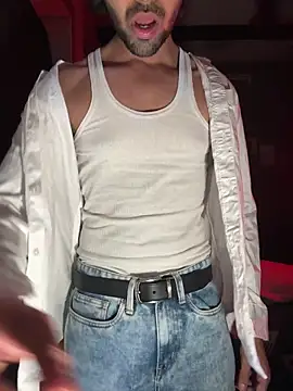 Snapshot of fitboy_xxx chatting on 03/19/26, 08:24 fitboy xxx online show from 03/19/26, 08:24