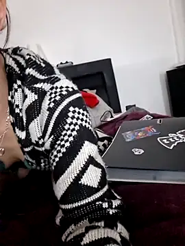 RedTeufelGirl online show from 02/04/26, 06:14