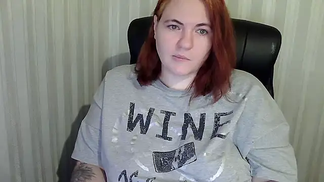 LisaLeon online show from 12/01/25, 03:06